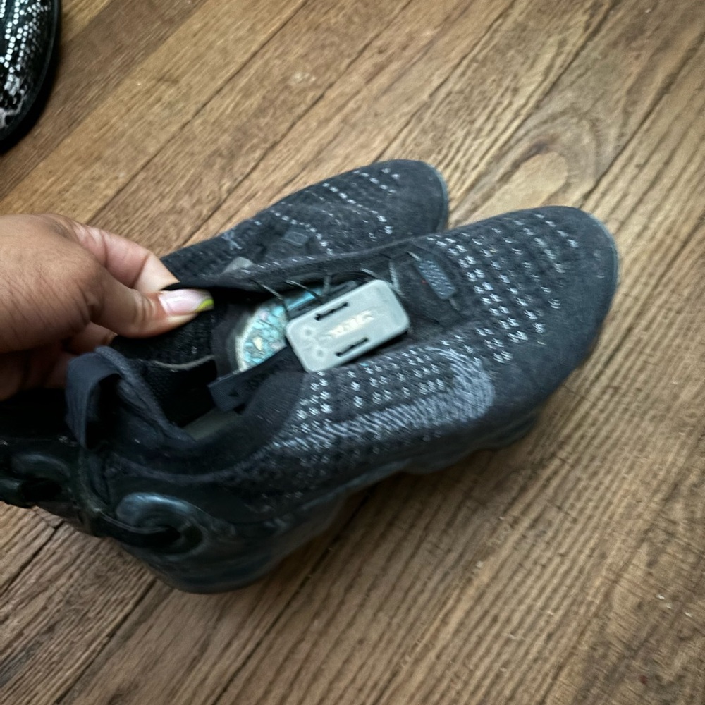 Black Nike vapor max